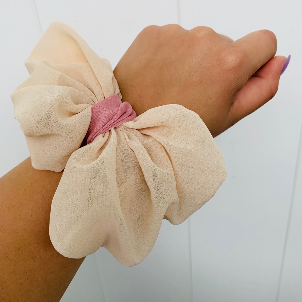 Bow Detail Hair Scrunchie
